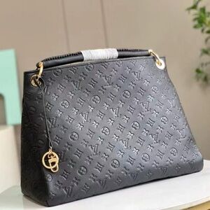 💝💝Louis Vuitton Empreinte Artsy MM Shoulder Bag